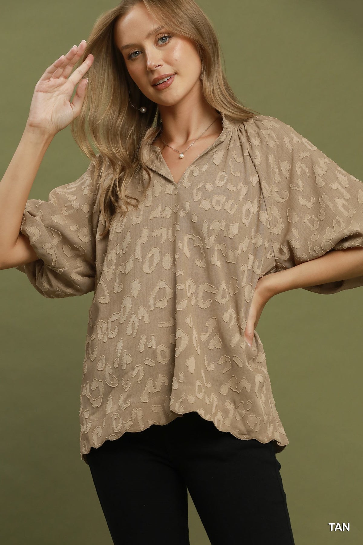 Textured Jacquard Split Neck Puff Sleeve Top