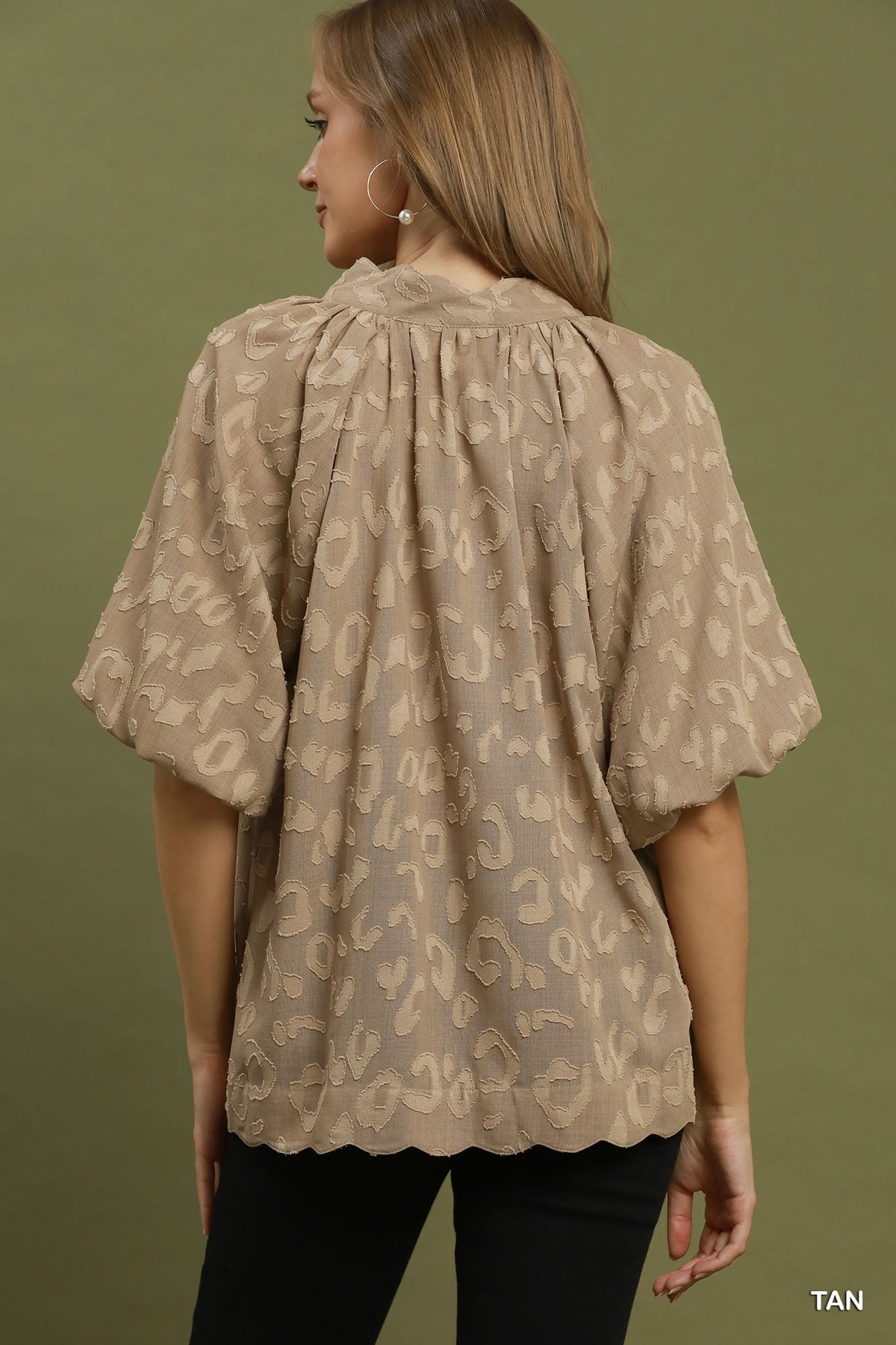 Textured Jacquard Split Neck Puff Sleeve Top