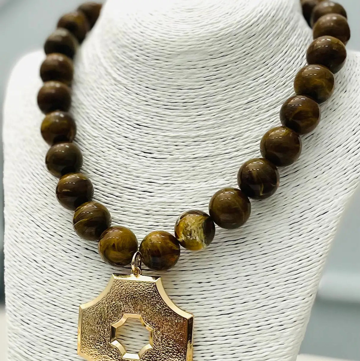 Chic - Pendant On Marbled Beaded Necklace