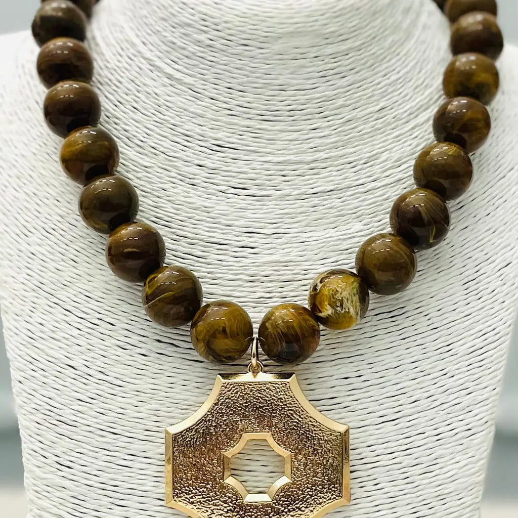 Chic - Pendant On Marbled Beaded Necklace