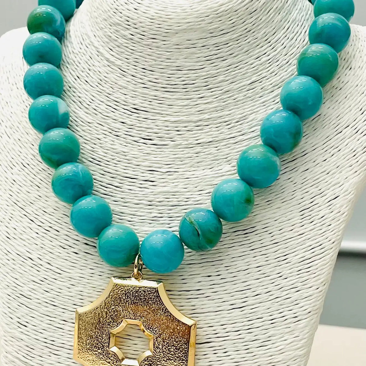 Chic - Pendant On Marbled Beaded Necklace
